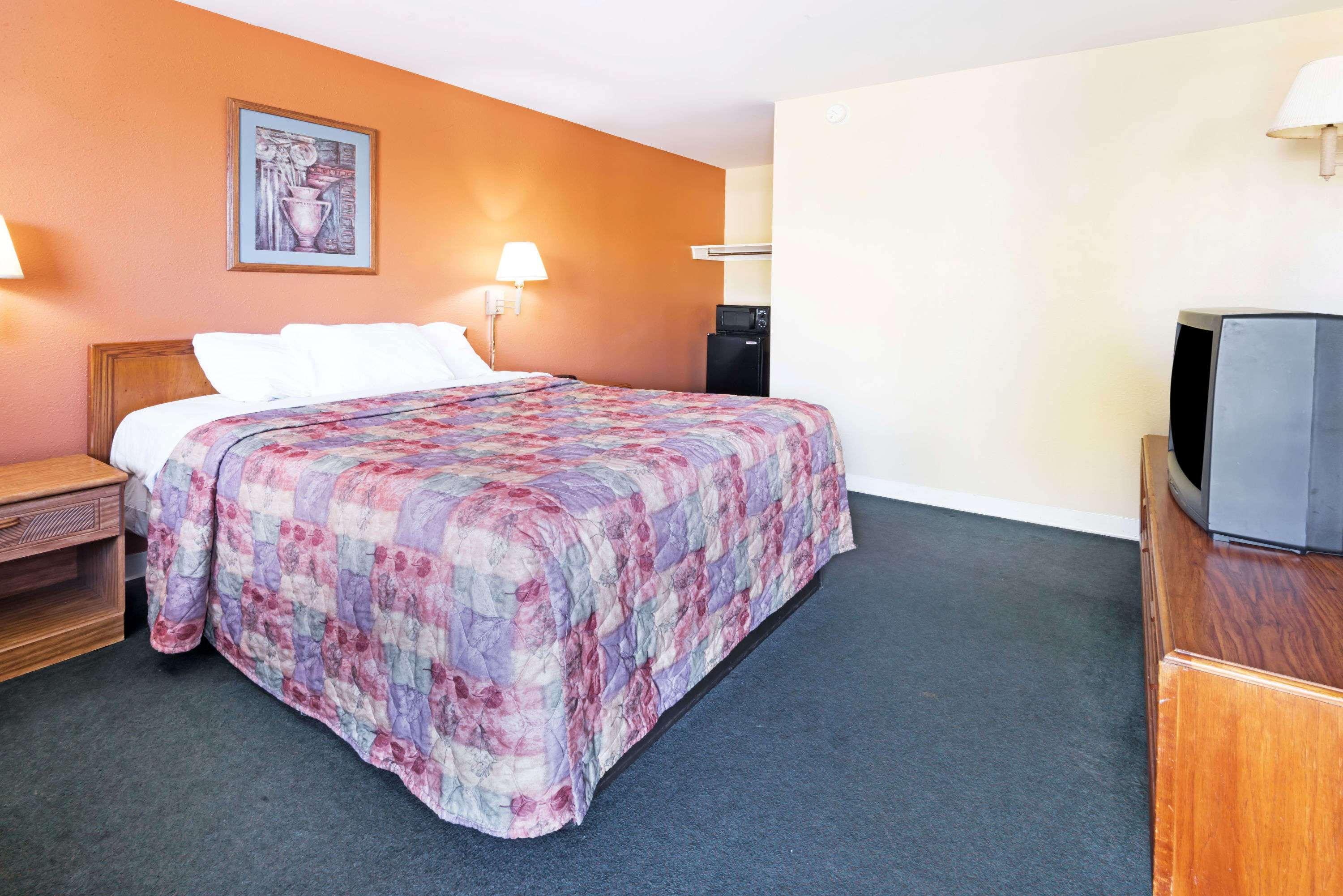Days Inn By Wyndham Henrietta/Rochester Area Dış mekan fotoğraf